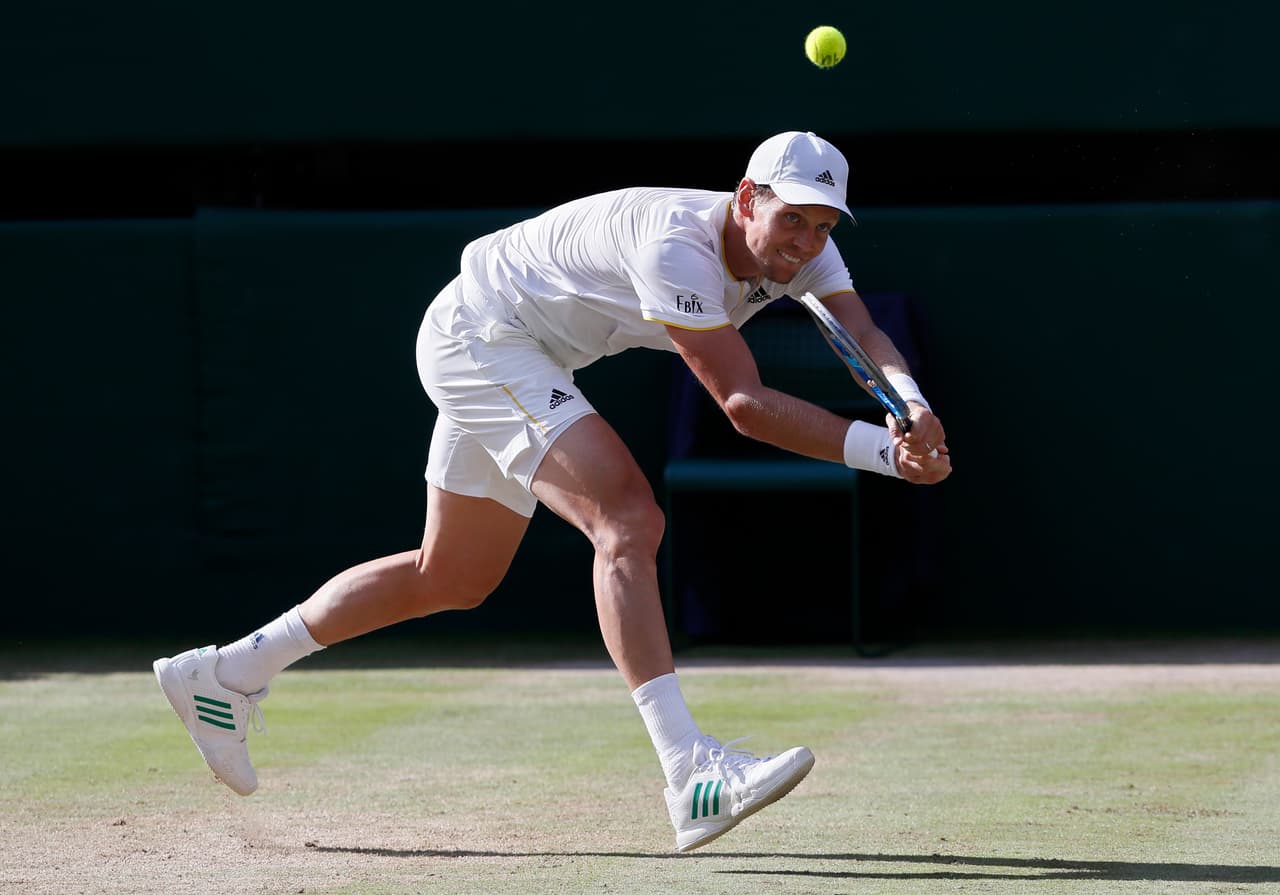 Pero Berdych tenía algo más preparado, ganando los siguientes 3 games para emparejar el marcador, que se definió en el 
<i>tie break.</i>