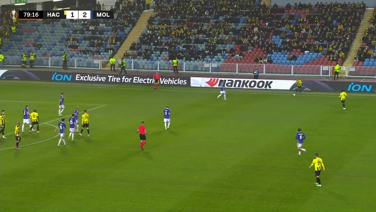 ¡TIRO ATAJADO! disparo por Srdan Hrstic.