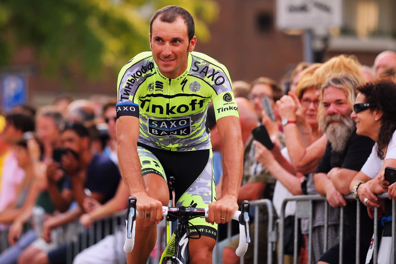 El italiano Ivan Basso fue diagnosticado con cáncer en el Tour de Francia del 2015, por lo que tuvo que abandonar la competición. Se operó y anunció su retiro de las rutas ciclísticas.