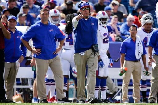 Los Buffalo Bills no pudieron contender a la poderosa ofensiva de los New England Patriots y perdieron en casa 40-32. Checa las mejores imágenes de este duelo.