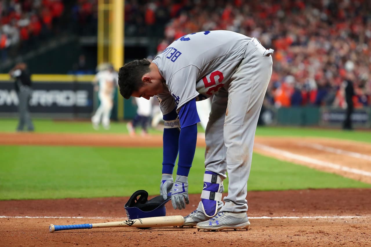 Día para el olvido de Cody Bellinger. El novato se ponchó en sus 4 turnos al bat para tener una de sus peores noches en el plato.