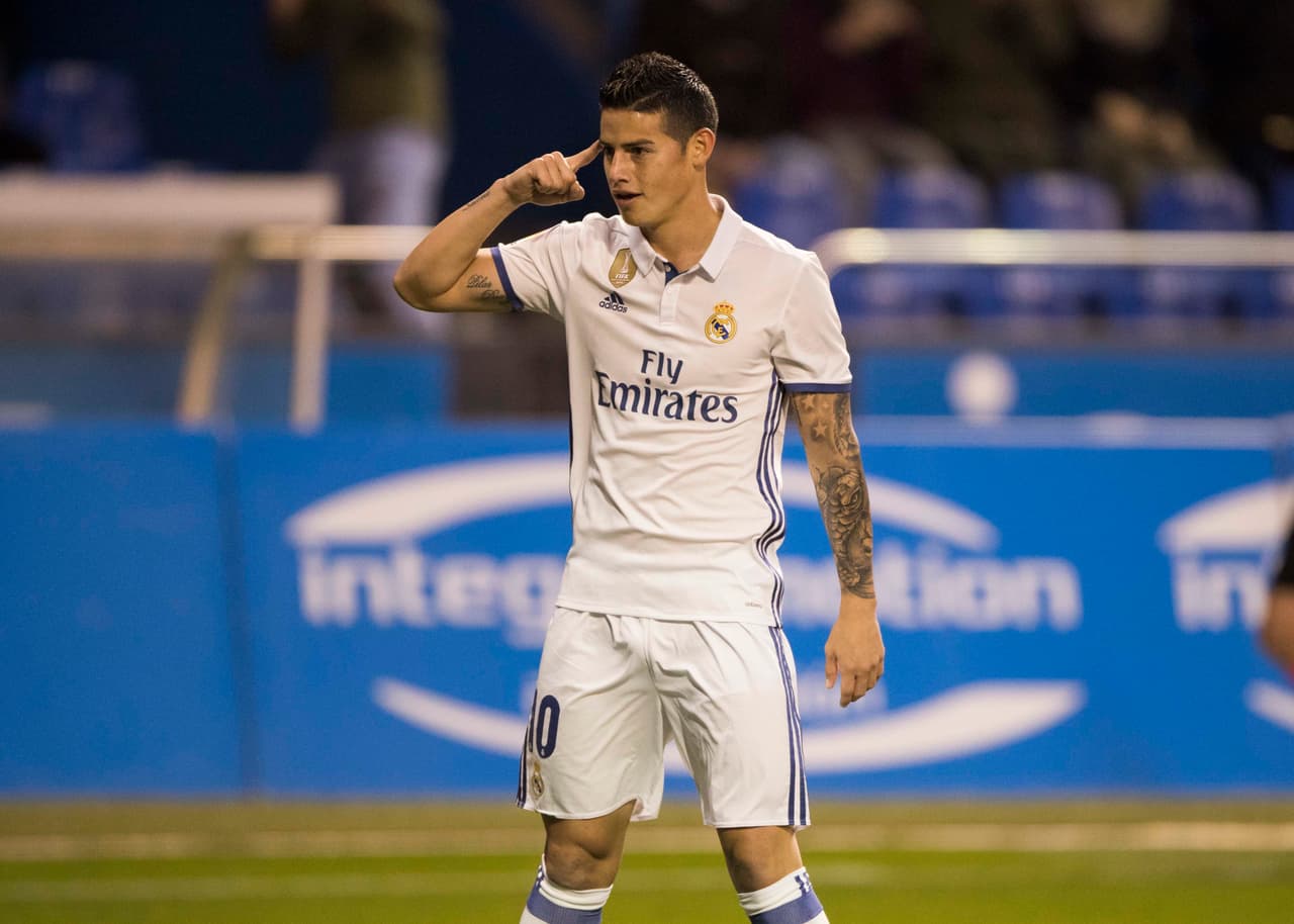 En la banca aparece el colombiano James Rodríguez, quien ha tenido muy buenas presentaciones en los últimos 3 partidos. Si no es Isco, es él para reemplazar a Bale.