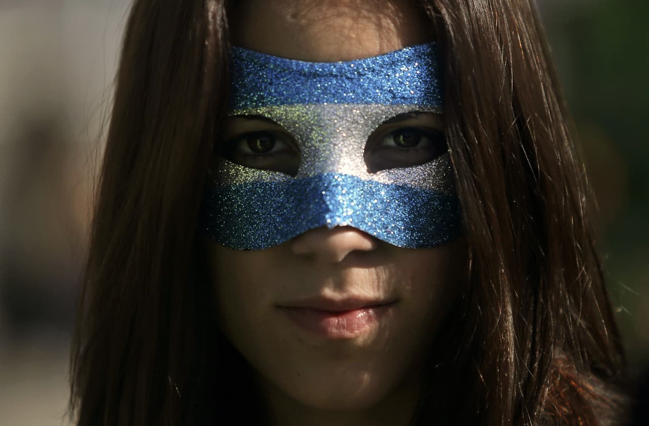 Las bellas mujeres argentinas brillaron en las gradas en apoyo a la Albiceleste que busca un campeonato 22 años después.