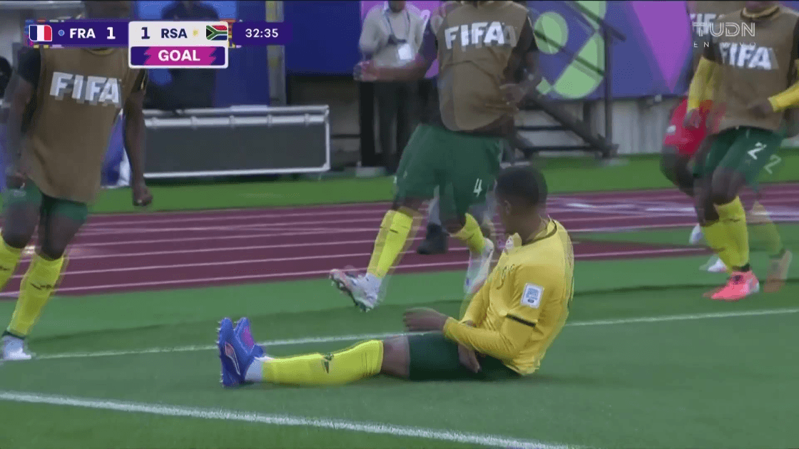 ¡Gol de Sudáfrica! El VAR y un penal le empatan a Francia