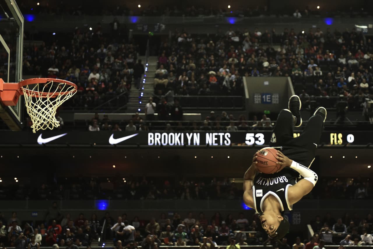 Una secuencia del espectáculo que los asistentes pudieron disfrutar durante el medio tiempo.