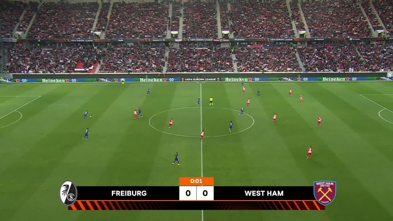 Arranca el partido y la pelota está en juego.