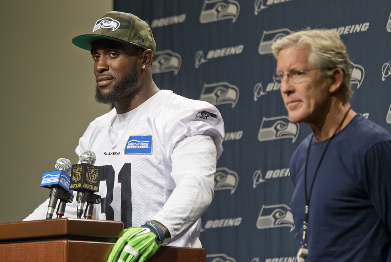 Durante la conferencia de prensa al anunciar el término de su paro laboral.