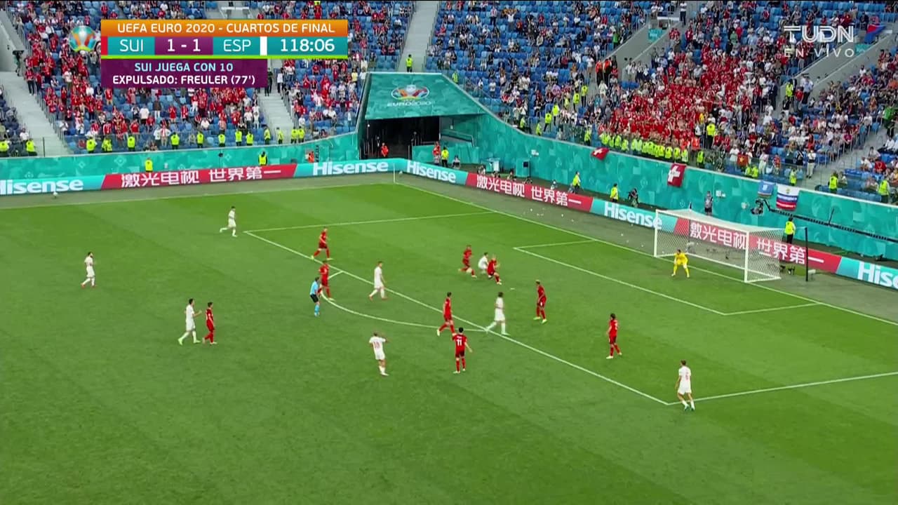 ¡TIRO ATAJADO! disparo por Gerard Moreno Balagueró.