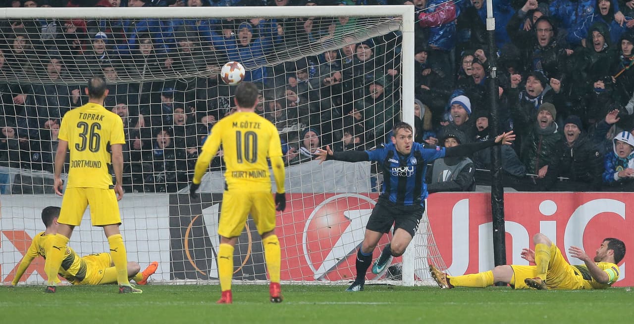 Atalanta igualó 1-1 con Borussia Dortmund, que gracias a su victoria 3-2 en Alemania se puso en los octavos de final.