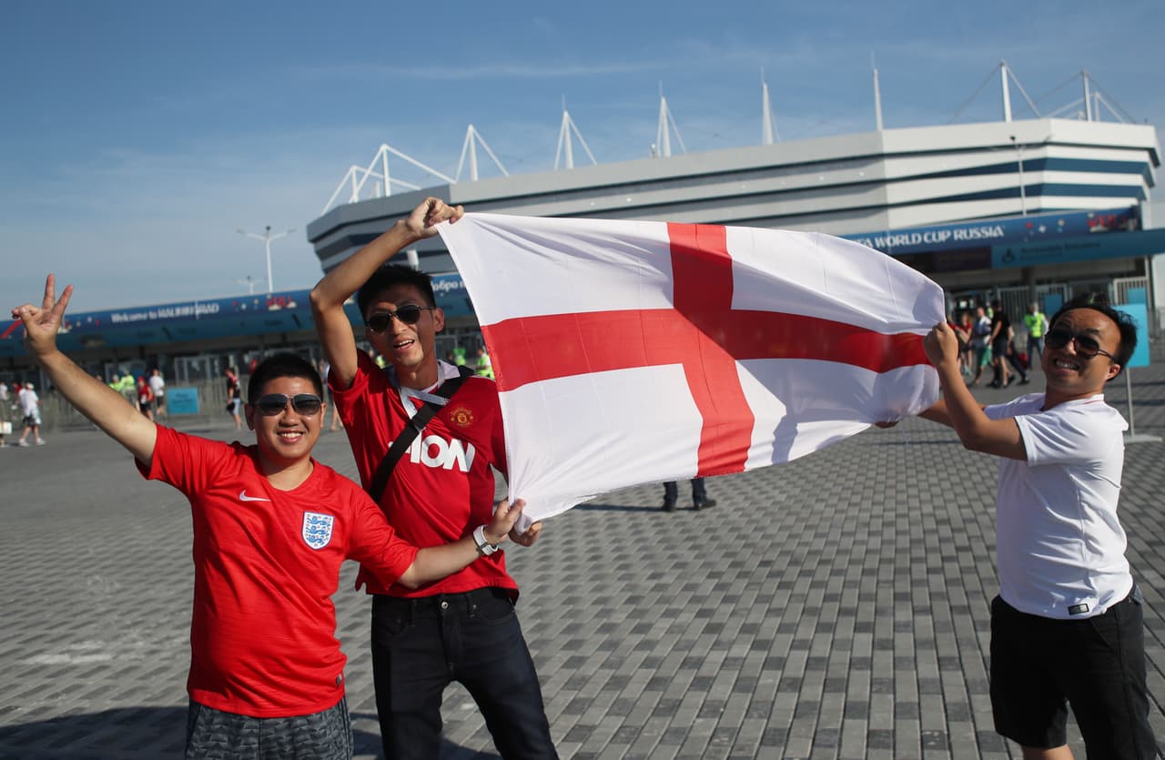 El colorido de los fanáticos de Bélgica e Inglaterra prendió la fiesta del partido entre ambos equipos por la definición del liderato del grupo H en el Mundial de Rusia 2018.
