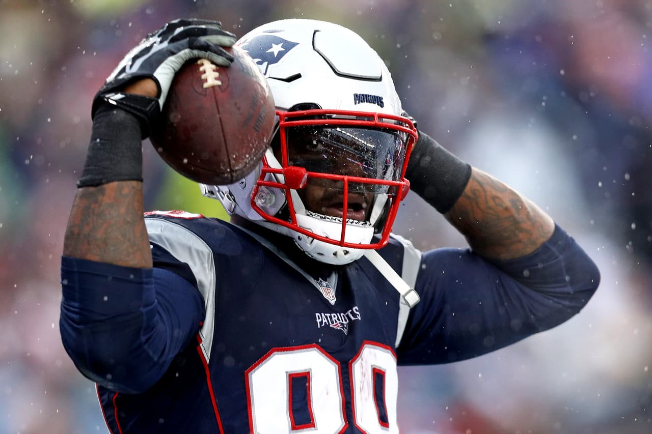 FOXBORO, MA - DECEMBER 24: Martellus Bennett #88 of the New England Patriots celebrates after scoring a touchdown against the New York Jets during the first half at Gillette Stadium on December 24, 2016 in Foxboro, Massachusetts. (Photo by Maddie Meyer/Getty Images)
