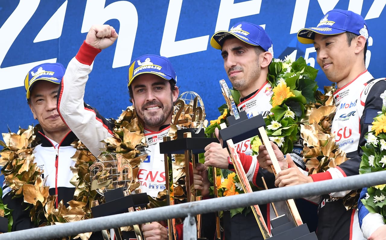 Kazuki Nakajima, Fernando Alonso y Sebastien Buemi.