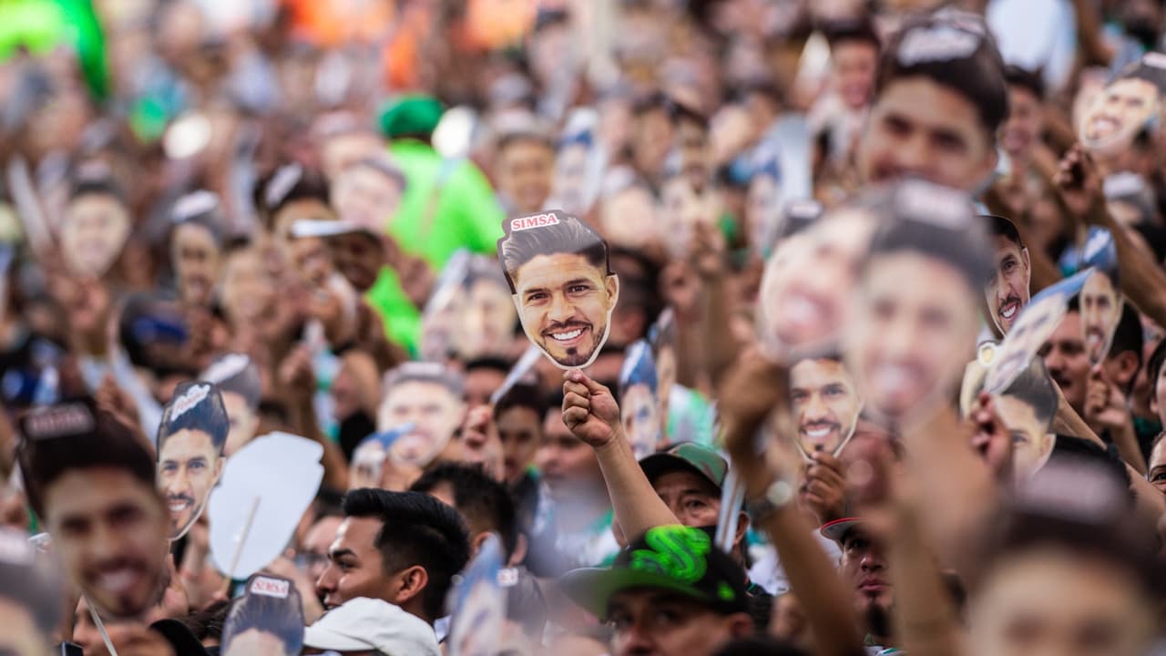 ¡Qué hermoso! Afición de Santos muestra caritas de Oribe Peralta