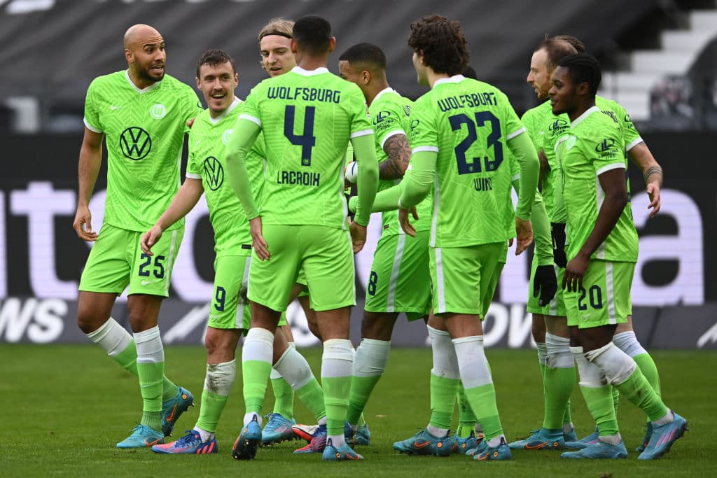 Bochum agarra distraido al Bayern Munich y los golean 4-2, Borussia Moenchengladbach hace su partido y vencen 3-2 al Augsburg, Eintracht Frankfurt echa a perder la ventaja de la localía y caen 0-2 con el Wolfsburg, Greuther Furth logra imponerse 2-1 al Hertha Berlín y Freiburg y Mainz cierran con un entretenido empate 1-1.