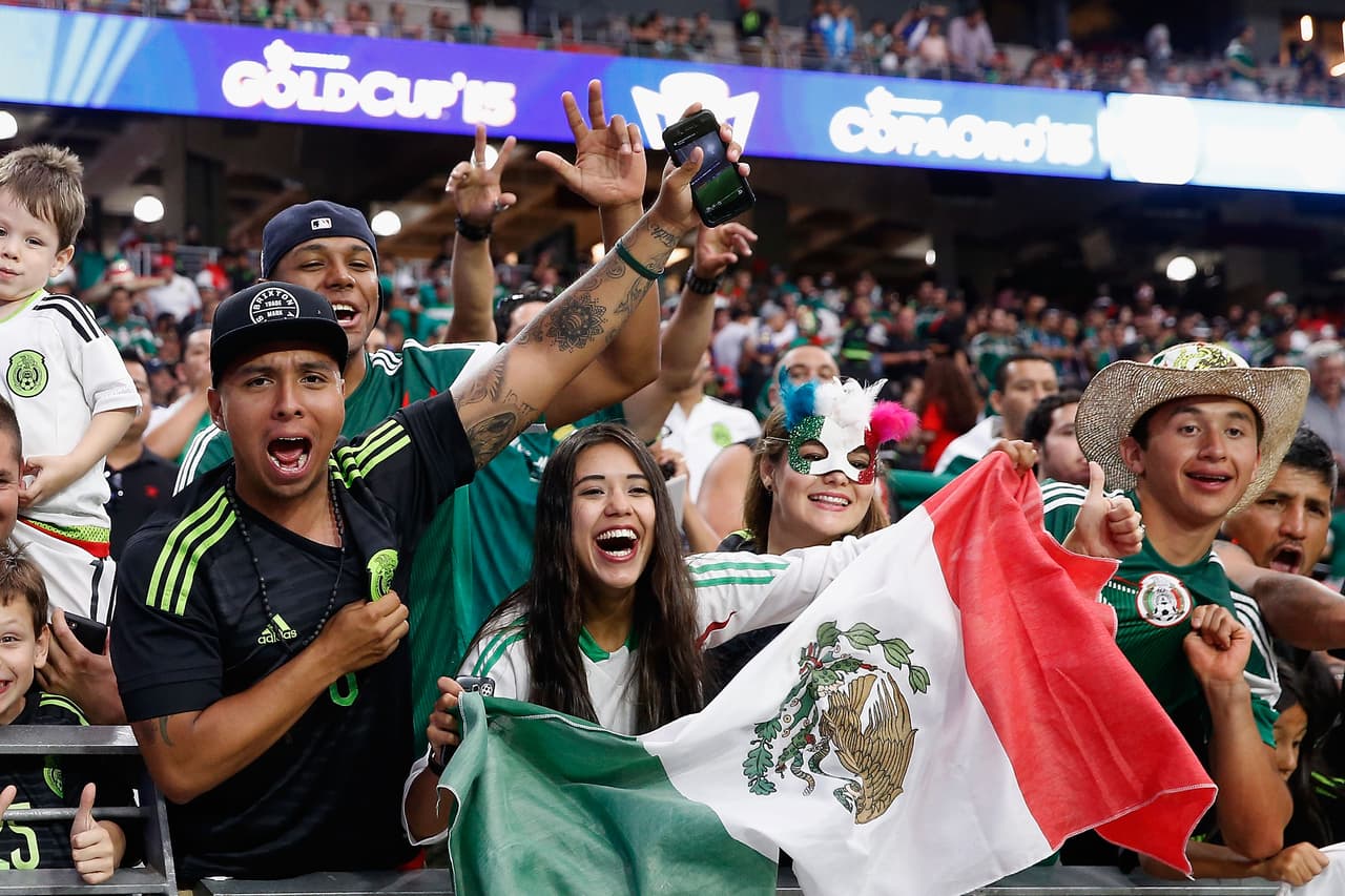 Aficionados de México en Arizona.