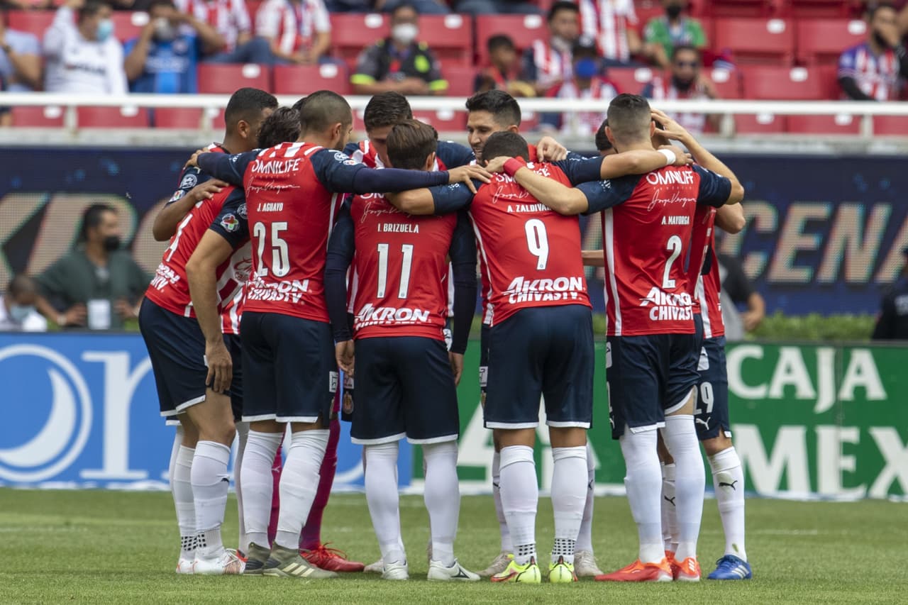 Chivas saldrá con delantera olímpica en el enfrentamiento contra Santos