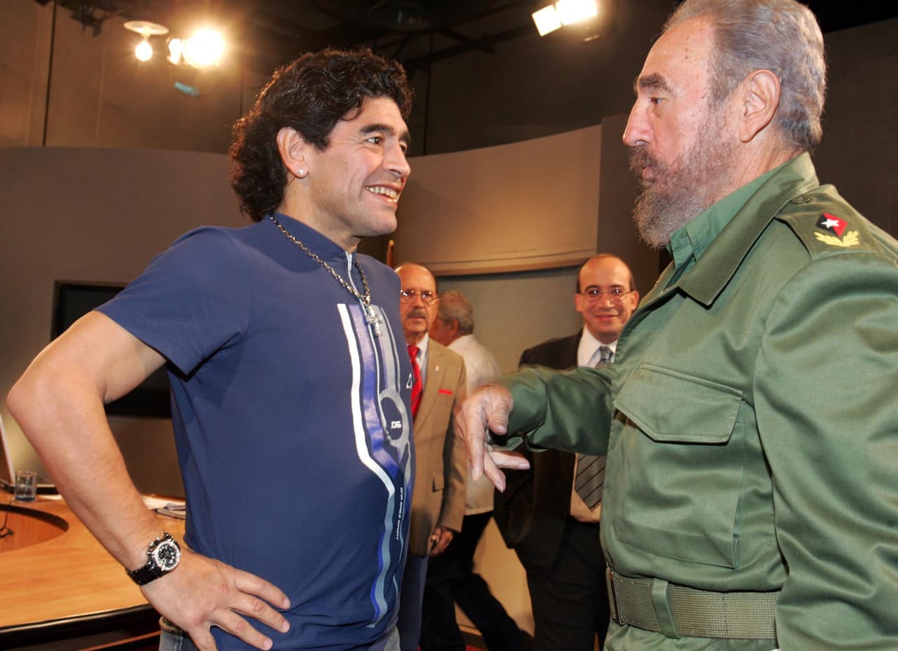 Maradona tuvo una cercana relación con Castro durante más de dos décadas, con lo que mostró su postura política con predilección a la izquierda.