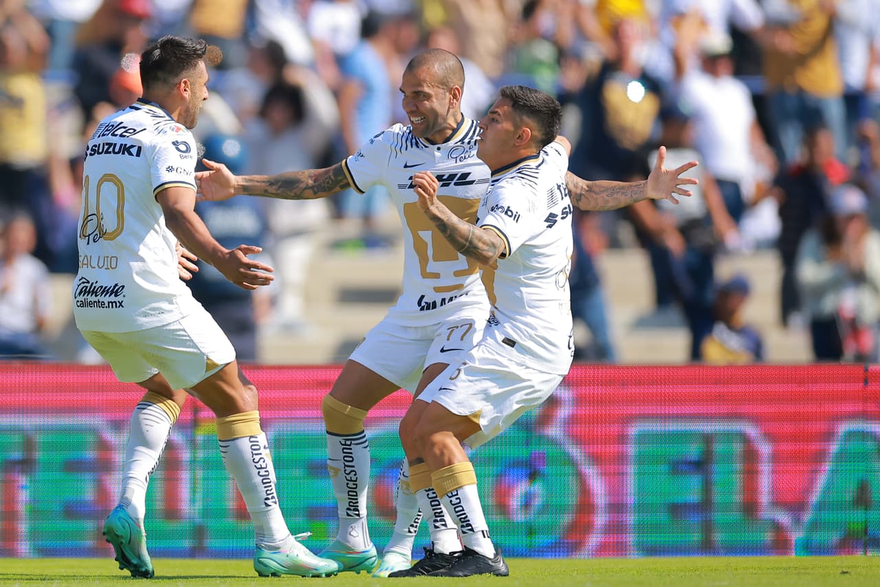 Puente confirma posición de Dani Alves y asegura: "Es top 3 de la historia"