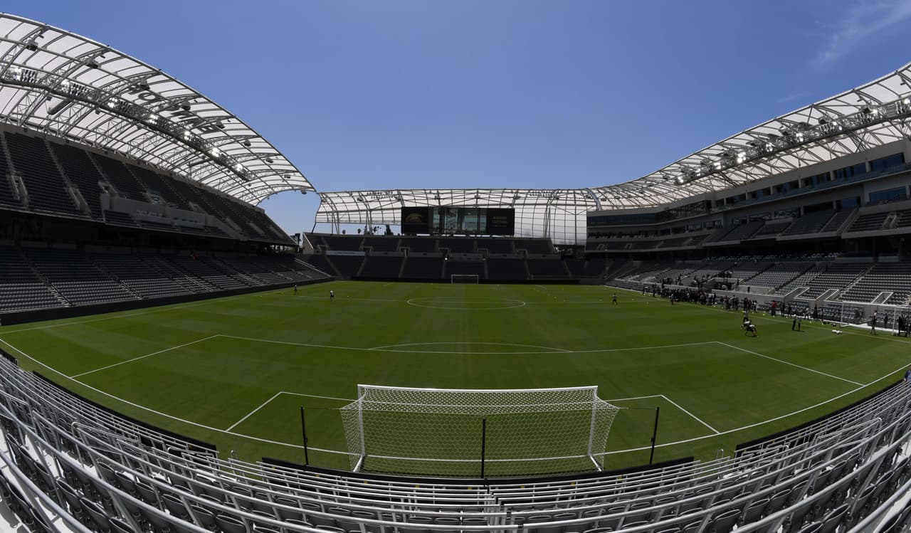 Con capacidad para 22.000 aficionados, el estadio se ubica en la zona de Exposition Park.
<br>