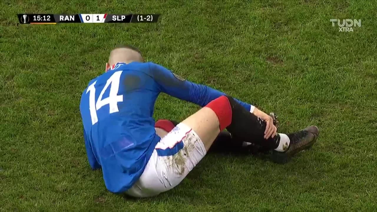¡TIRO ATAJADO! disparo por Ryan Kent.