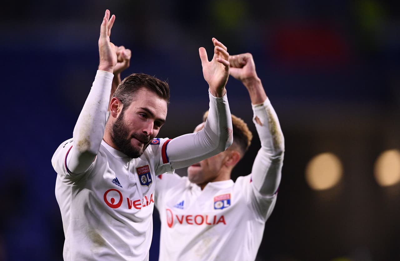 Lucas Tousart. Hertha Berlín desembolsó 27.7 millones de dólares al Olympique de Lyon por el pivote de 22 años que, antes de la suspensión, acumuló 810 minutos de juego y un gol. El medio francés juega en préstamo para el Olympique de Lyon.