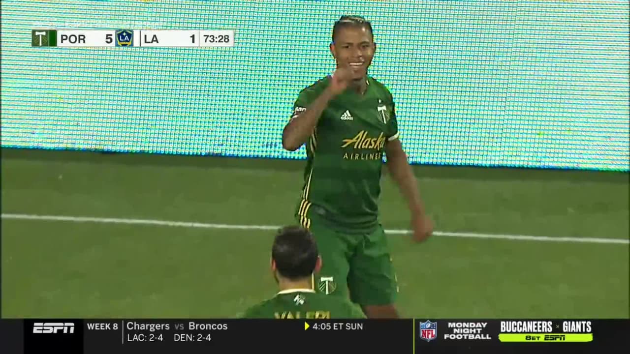 ¡Párese y aplauda! Peruano Andy Polo aumenta goleada de Timbers con una obra de arte