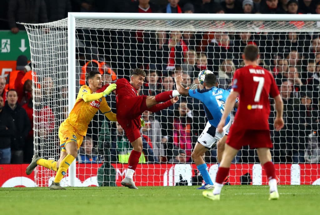 Partidazo en Anfield entre el Liverpool y la Napoli del 'Chucky' Lozano; el mexicano jugó 72 minutos.