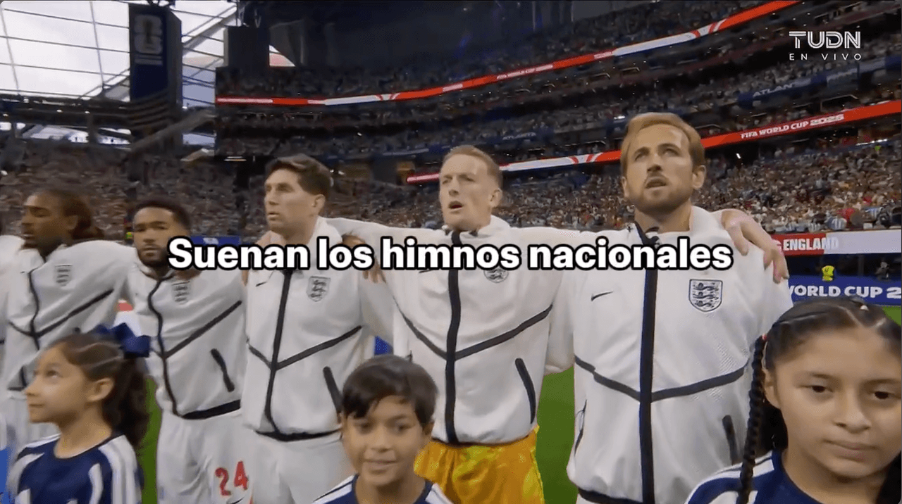 ¡Suenan los Himnos Naciones en el Estadio!