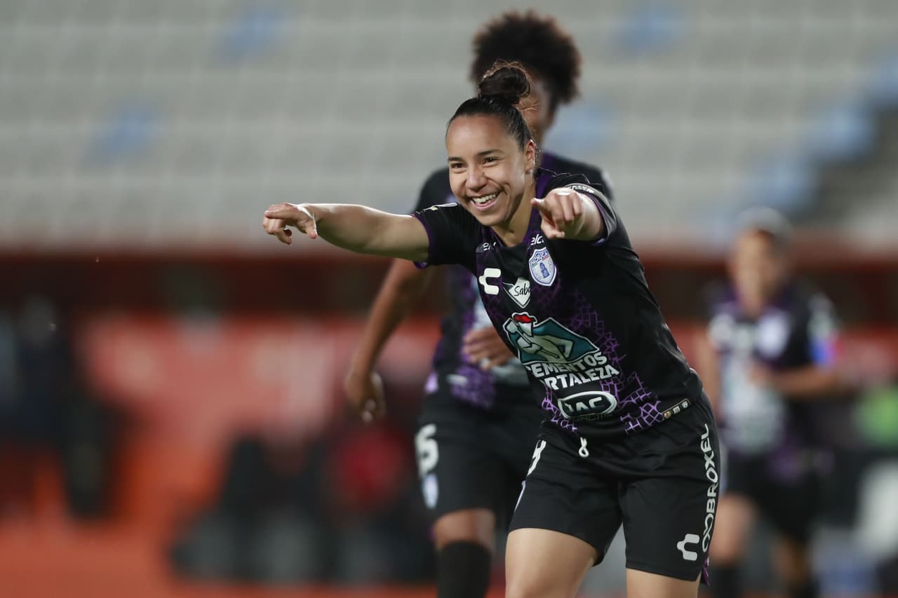 Charlyn Corral logra título de goleo en la Liga MX Femenil con récord
