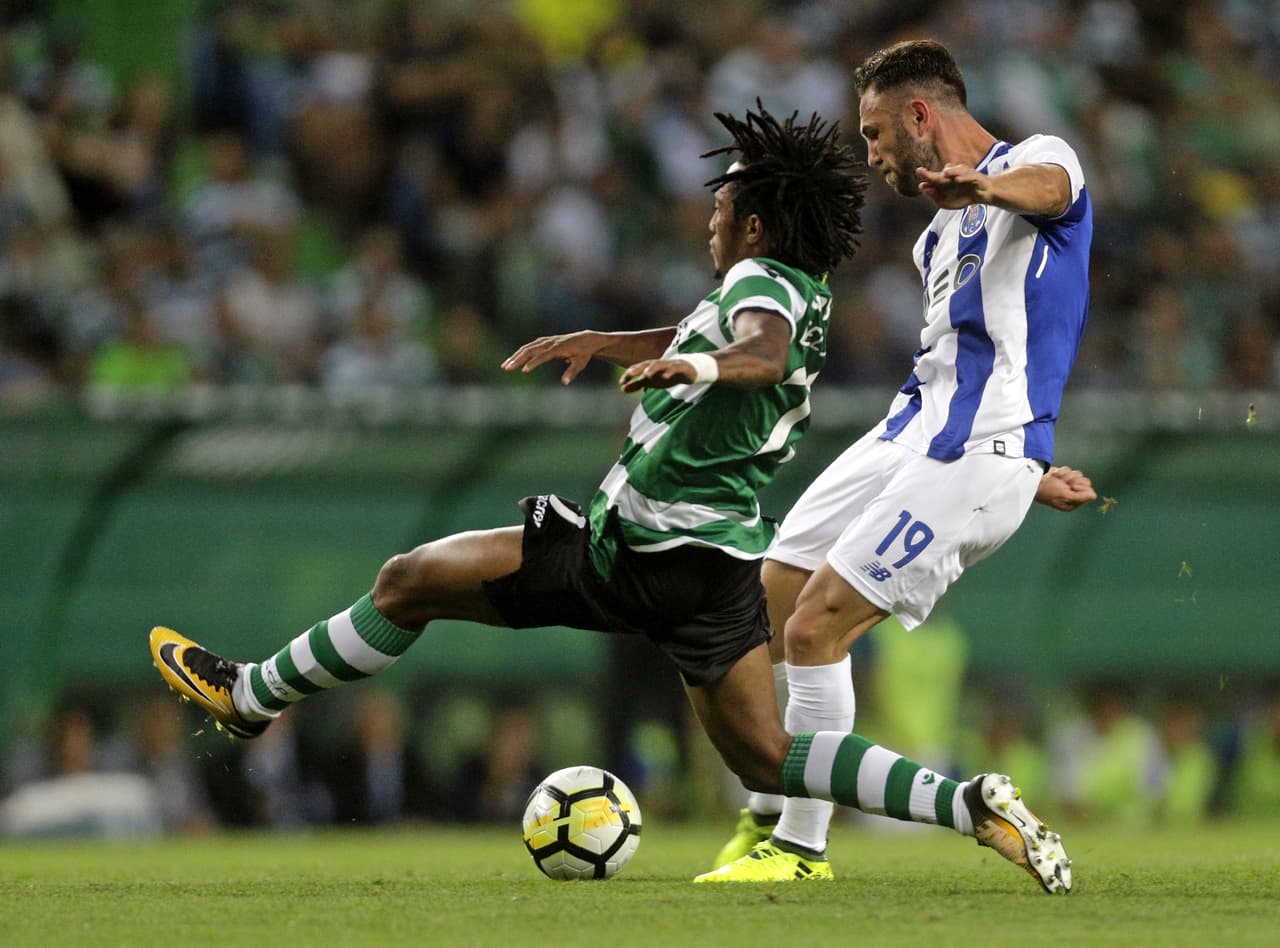 F.C. Porto Vs. Paços Ferreira / Sábado 21 de octubre - 3:30 p.m.ET/2:30 p.m.CT/12:30 a.m.PT: los mexicanos Jesús Corona, Héctor Herrera, Miguel Layún y Diego Reyes quieren seguir en el liderato de la Liga NOS. De los cuatro, solo Reyes ha tenido menos regularidad en el tirneo portugués.