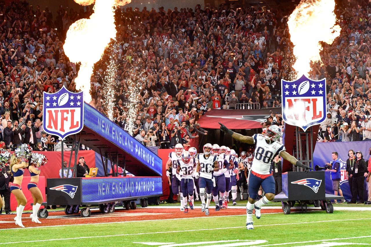 New England Patriots tight end Martellus Bennett (88) enters the field with the team prior to the NFL Super Bowl LI football game against the Atlanta Falcons on Sunday, Feb. 5, 2017 in Houston. The Patriots defeated the Falcons 34-28. (Jim Mahoney via AP)