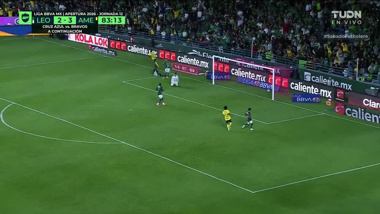 ¡GOL!  anota para América. Óscar Perea