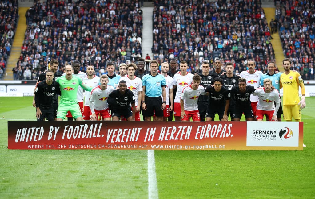 Leipzig y Eintracht Frankfurt llegaron en condiciones muy similares por lo que el duelo marcaba una oportunidad para los dirigidos por el técnico Adi Huetter.