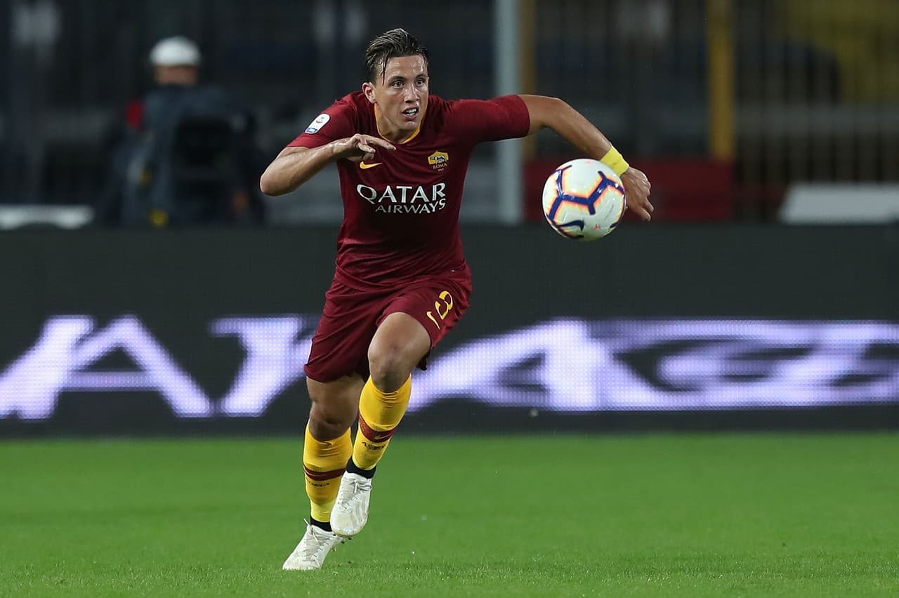 En Italia se habla de la salida de Luca Pellegrini de la Roma para jugar en Cagliari a préstamo.