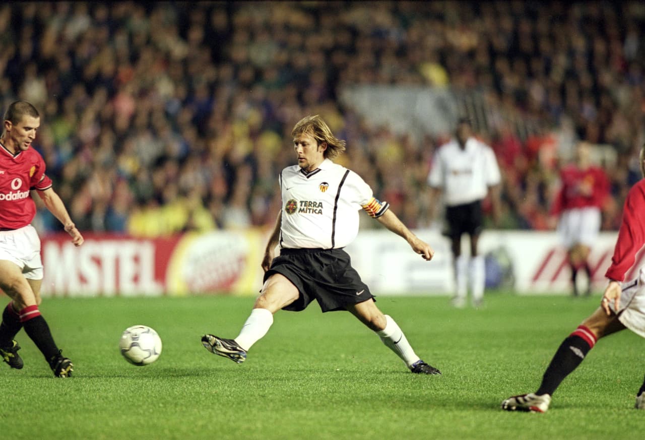 Gaizca Mendieta fue uno de los jugadores más destacados en la historia de Valencia, cuyo paso por la selección de España, por Barcelona y luego por el fútbol inglés le dio aún más fama.