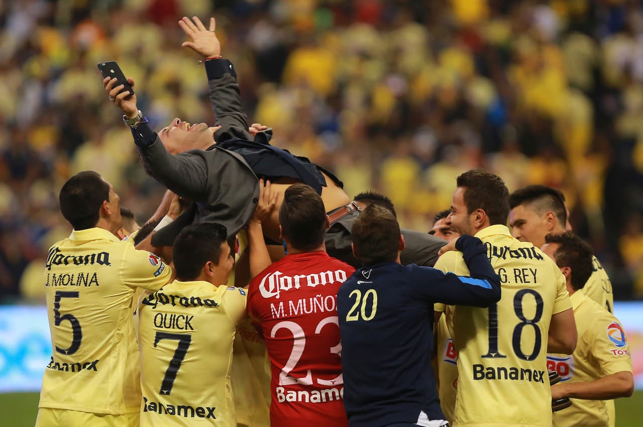 El argentino Antonio Mohamed le devolvió al América el título en el Apertura-2014, en medio de una espectacular campaña en la que vencieron a Tigres, dirigido por Ferrretti.