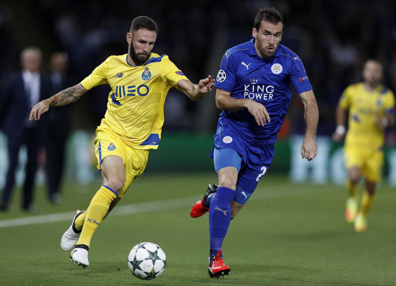 s un jugador polivalente y eso le va a venir muy bien al Sevilla. Puede jugar como lateral por izquierda, por derecha, como volante e incluso, hasta como enganche.