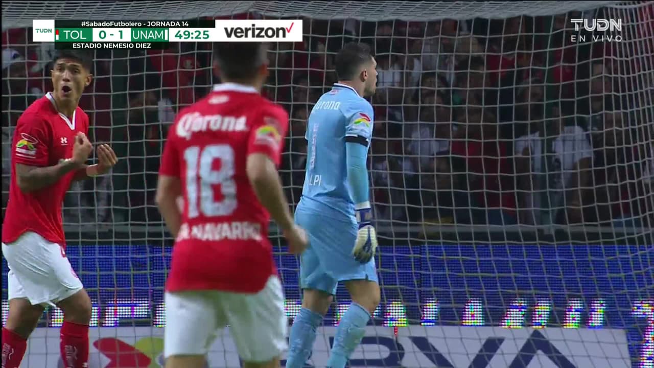¡TIRO ATAJADO! disparo por Eduardo Salvio.
