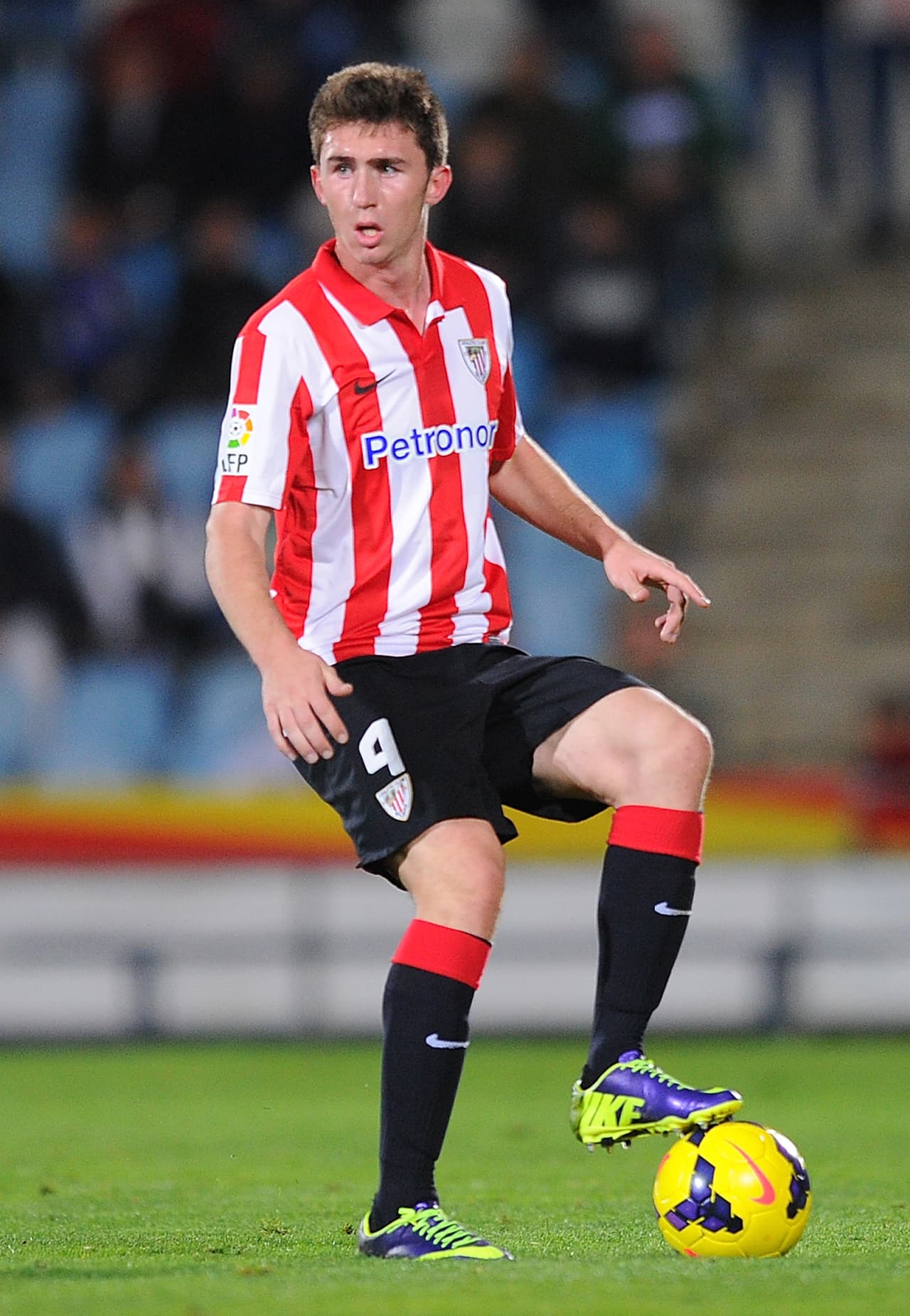 GETAFE, SPAIN - OCTOBER 28: Aymeric Laporte of Athletic Club in action during the start of the La Liga match between Getafe CF and Athletic Club at Coliseum Alfonso Perez stadium on October 28, 2013 in Getafe, Spain. (Photo by Denis Doyle/Getty Images)