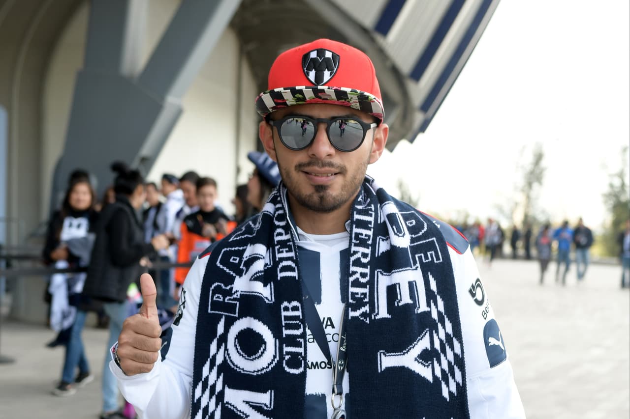 Todo listo para la Gran Final del fútbol mexicano y la afición llegó desde temprano para apoyar a su equipo con sombreros, maquillaje, banderas y mucha pasión.