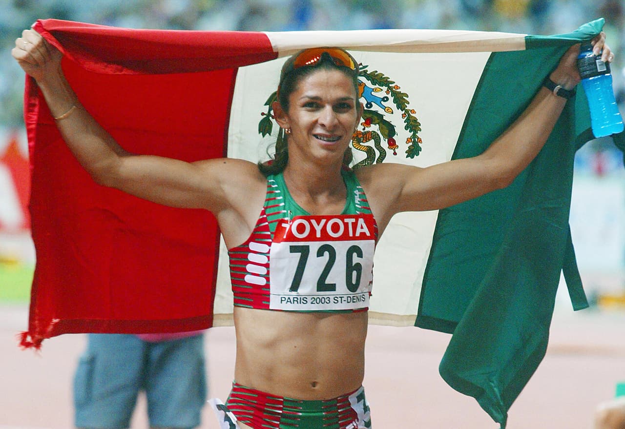 Ana Gabriela Guevara: el 2003 fue el mejor año de la atleta nacional logrando el título en el Mundial de Atletismo de París en la categoría de 400 metros.