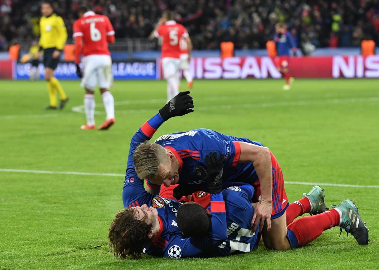 CSKA Moscú derrotó 2-0 a Benfica y se puso con 9 puntos de tercero, igualado en puntos con Basilea, segundo del grupo.