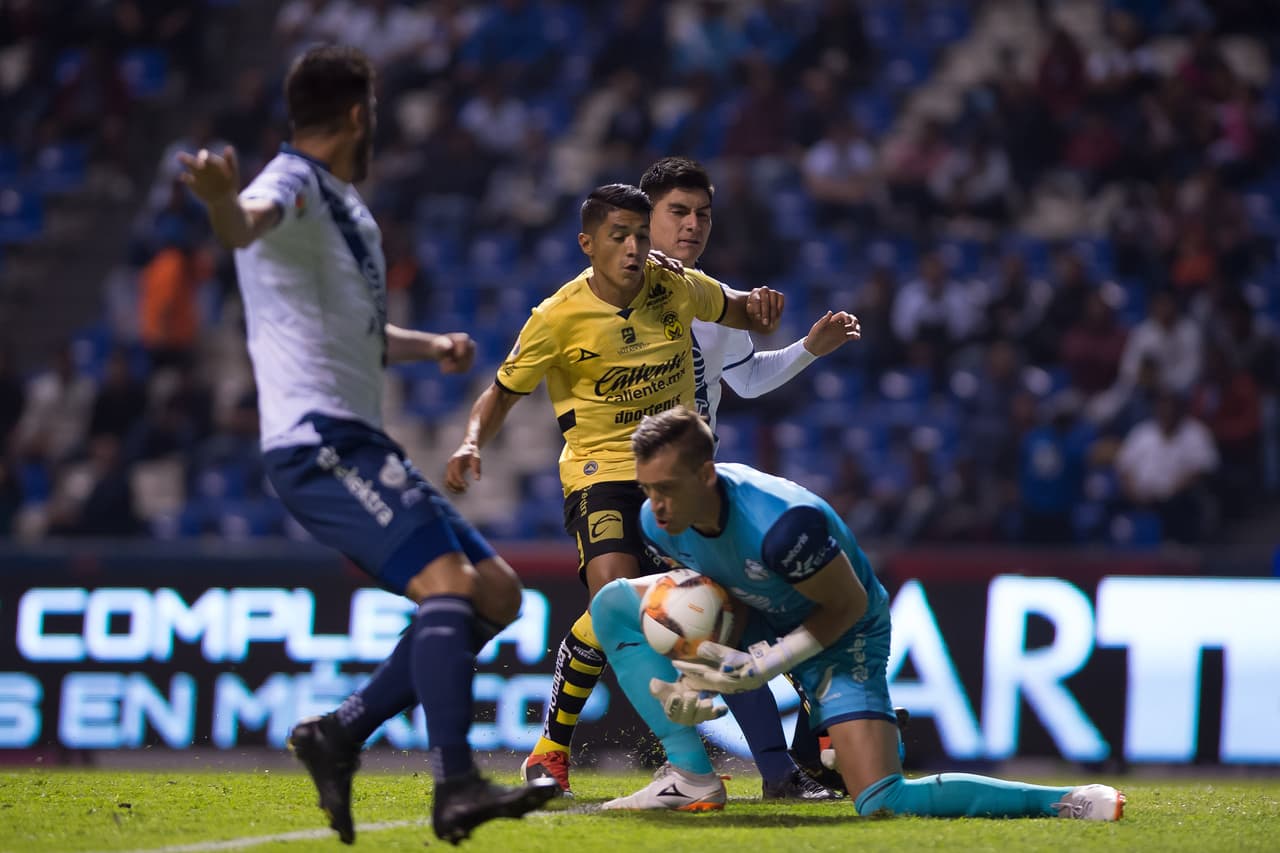La actuación del arquero Nicolás Vikonis resultó clave para evitar la derrota del Puebla como local, conservando un invicto de cuatro jornadas en esa condición.