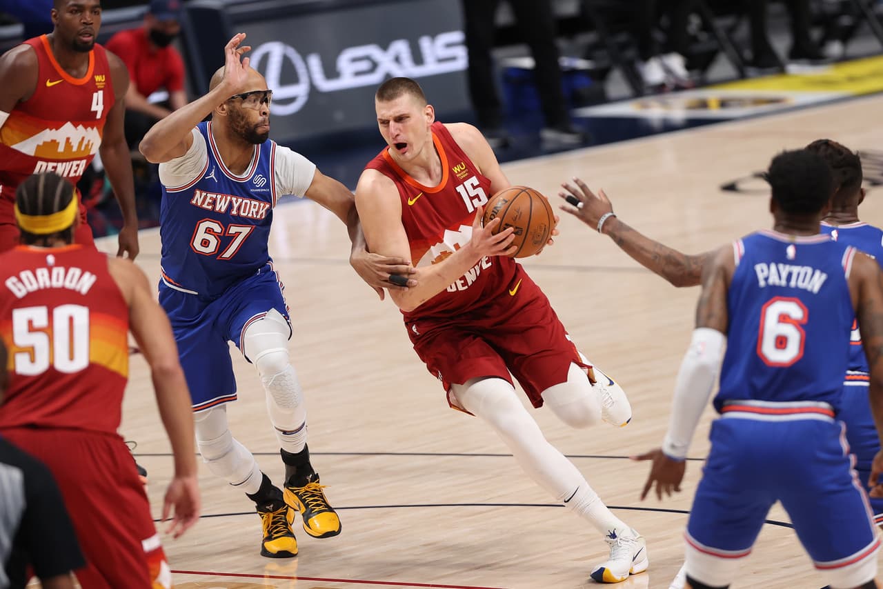 ¡Nikola Jokic anotó 24 de sus 32 puntos en el primer cuarto!