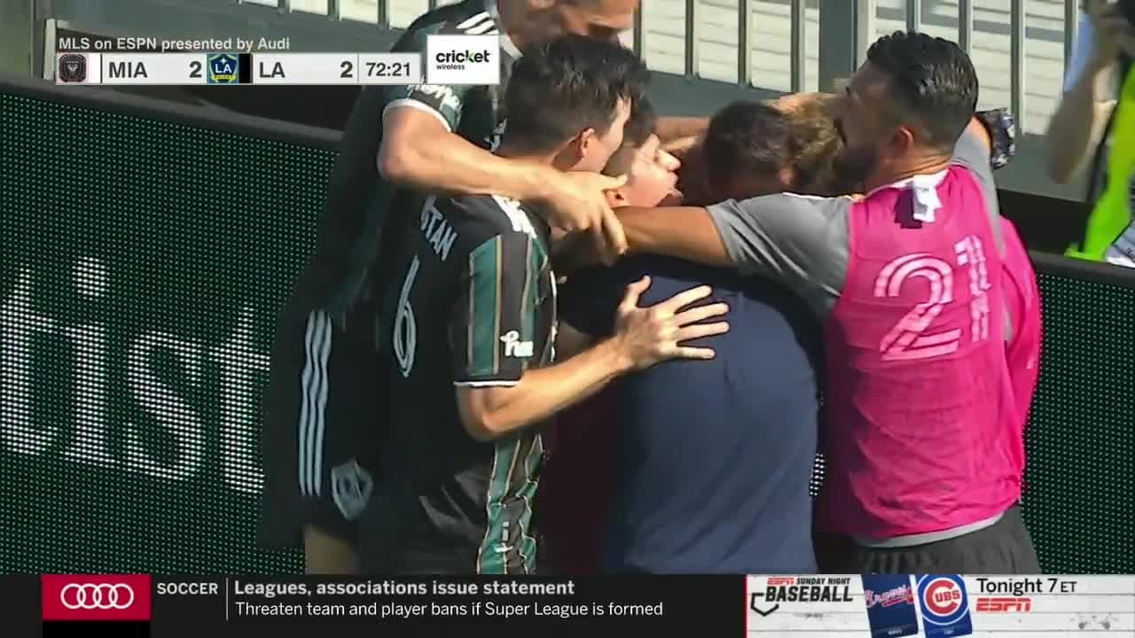 ¡Doblete de Chicharito! Hernández puso el 2-2 para LA Galaxy