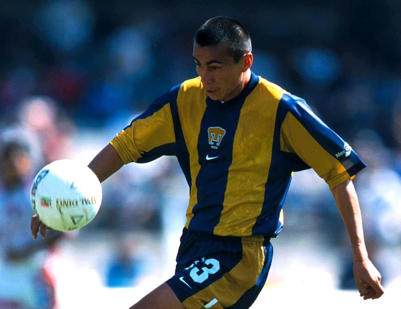 Playera de Pumas UNAM (2001)