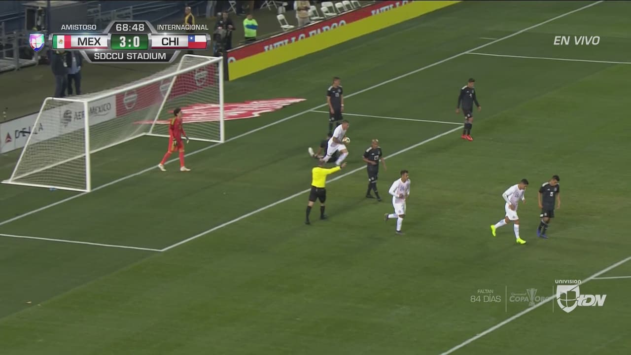 Nico Castillo puso el primero de Chile