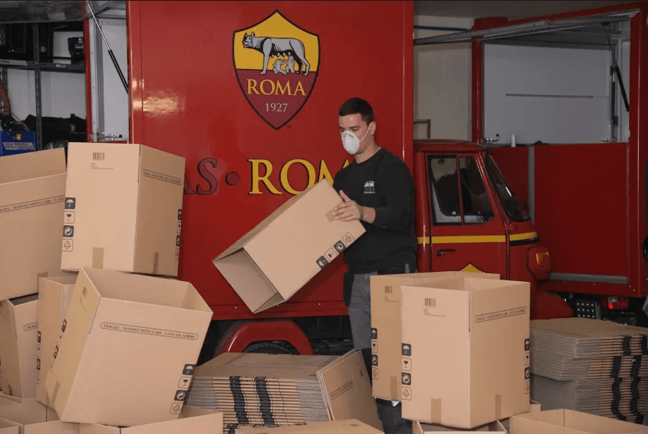 El fondo, recopilado a través de su fundación 'Roma Cares', juntó más de medio millón de euros para apoyar a quienes más lo necesiten.