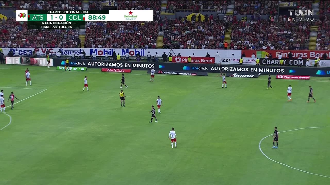 ¡TIRO ATAJADO! disparo por Brian Lozano.