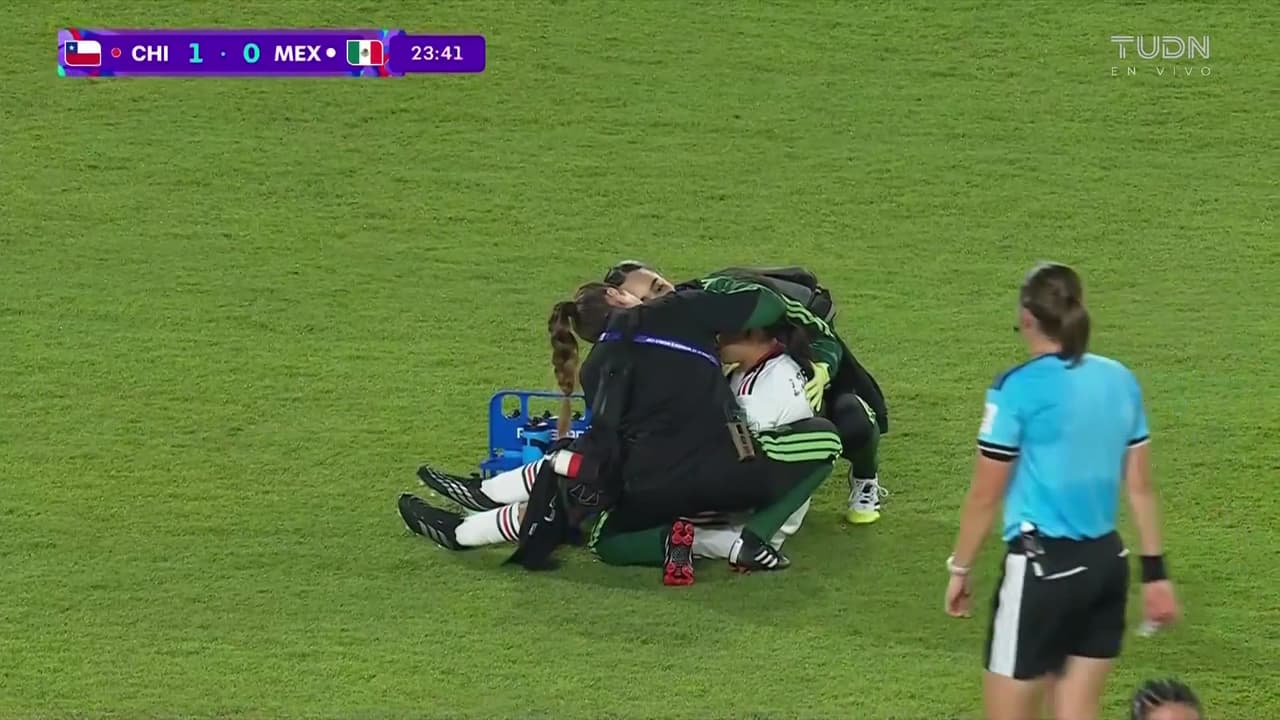 ¡Qué golpazo se llevó Zoe Sánchez! La mexicana tuvo que ser atendida por los médicos